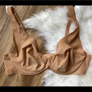 Skims Naked Underwire Plunge Bra in Honey 42D